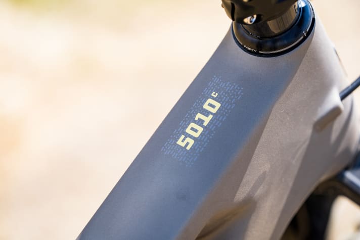 The carbon frame is available in two different layups: C and CC.