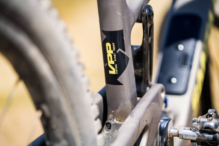 In typical Santa Cruz fashion, the new 5010 generation also comes with a virtual pivot point (VPP) in the rear triangle.