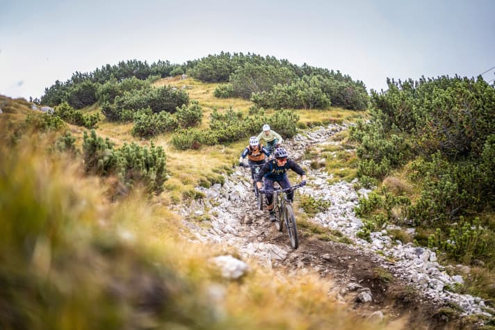 A lot of bike for little money: We rode ten fullys and hardtails with an optimum price-performance ratio on the trails in Andalo. Page 26