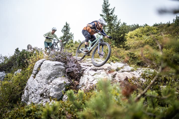 If you want to accelerate on your bike, you have to be able to rely on the material. Without the expert's OK, you'll always have a queasy feeling after an accident.