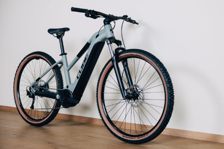 Cube Reaction Performance 625 with trapezoid frame