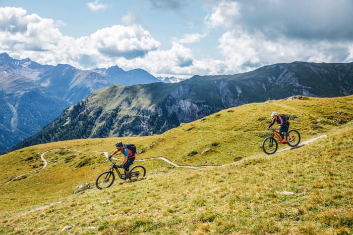 Cruising over Clünas: the trails maintained by the Trailuniun are a dream for e-mountain bikers.