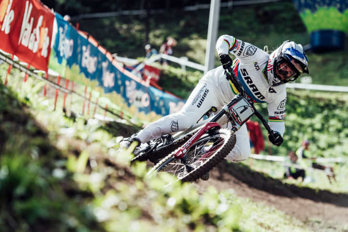 Will Austria's Vali Höll follow up her World Championship title with overall World Cup victory? | Bartek Wolinski, Red Bull Content Pool