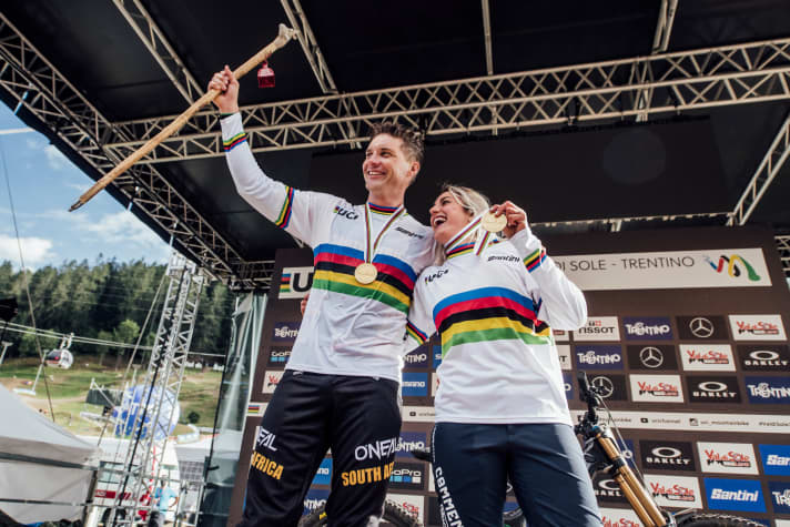 Who will replace Greg Minnaar (left) and Myriam Nicole, the reigning downhill world champions in mountain biking, will be decided on Saturday in Les Gets. | Bartek Wolinski, Red Bull Content Pool