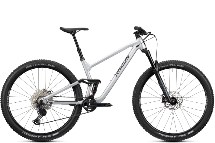 Trailbike für 2199 Euro: Radon Skeen Trail AL 7.0 in Silber Metallic.