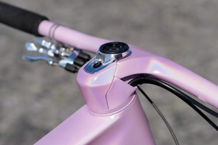 Stylish: Syncros Garmin mount made in the USA by K-Edge.