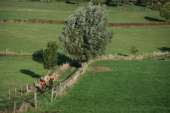 Ja, auch auf Hollands Trails muss man ab und zu aus dem Sattel.