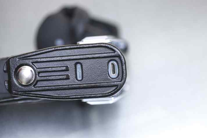 The Bordo is powered via this USB-C port. Great: The battery lasts a really long time, in test operation there was still juice left after months.