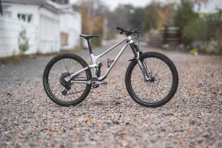 Actofive I-Train // 140 millimetre suspension travel // CNC-milled aluminium frame // 29-inch wheels // 11,500 euros // 5990 euros (frame)