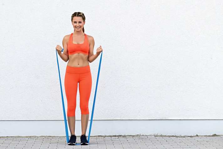 The elastic bands are available in various thicknesses, lengths and colours.