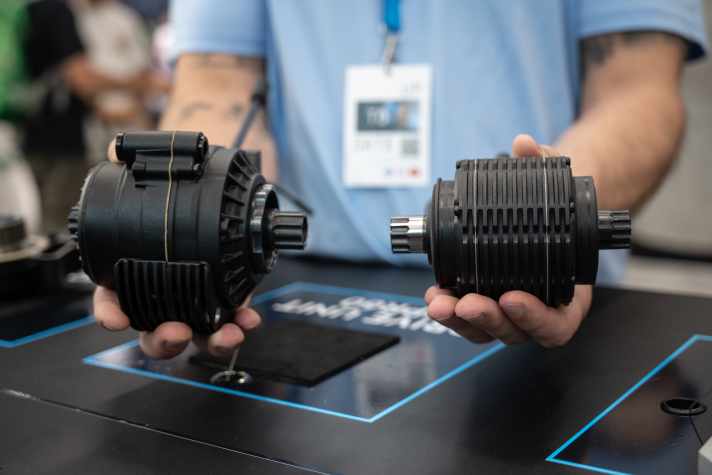 The HPR 40 (right) is even slimmer than the HPR 60 (left) and is said to weigh just 1.2 kilos.