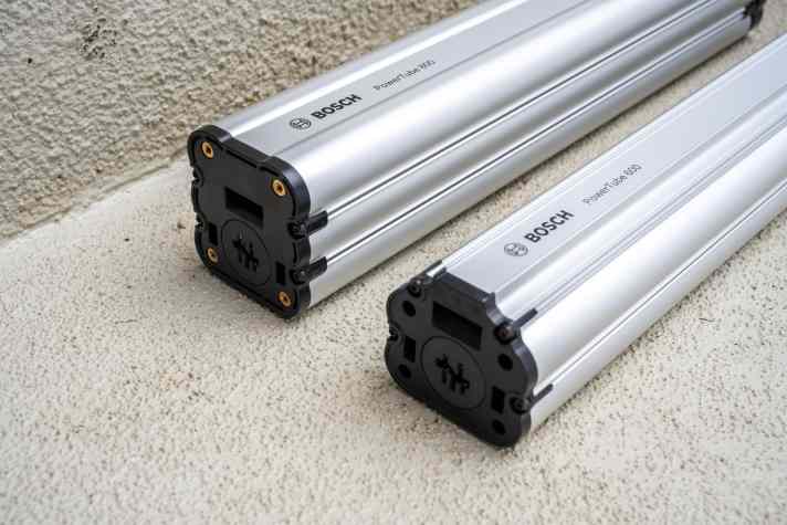 Der Bosch Powertube 800 ist deutlich dicker als der Powertube 600 und auch der Vorgänger Powertube 750. Die neuen Akkus kommen künftig in Silber, der Umwelt zuliebe.