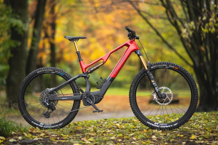 The No Pogo SL is the first light e-MTB from Centurion. Live weight in size L: 18.9 kilos.