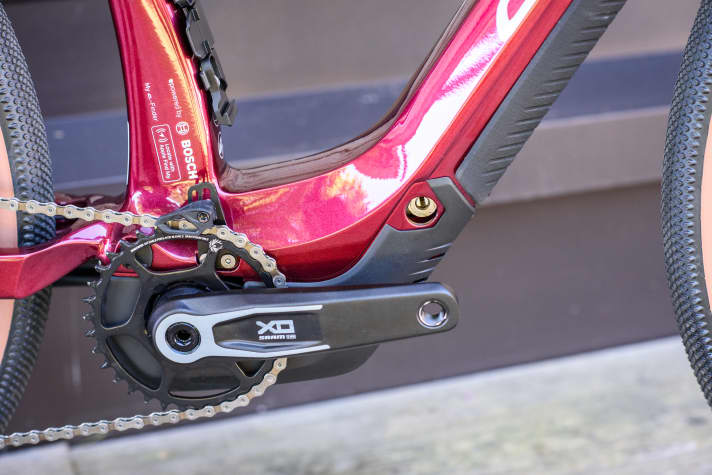 The "My C-Finder" is hidden in the frame. A digital tracker as theft protection based on Apple's "Find My" system.