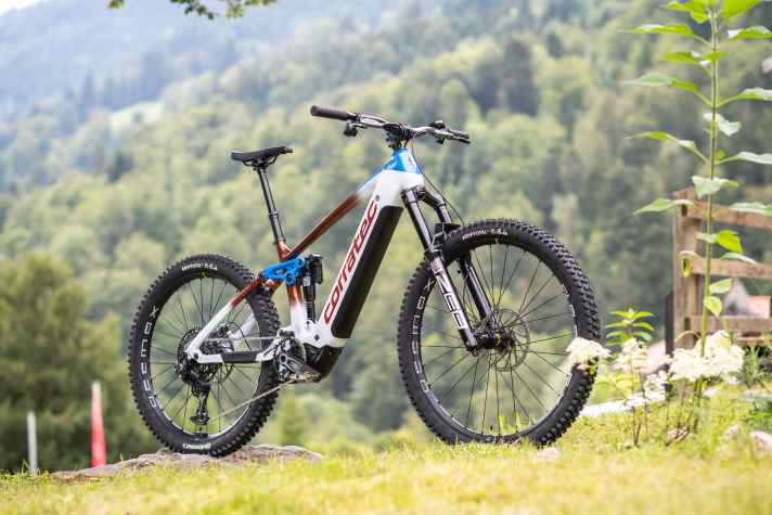 Corratec E-Power RS 160: Bosch Performance CX // 800 Wh // 160/160 mm // 29/27.5 inch (Mullet) // from 4999 euros.