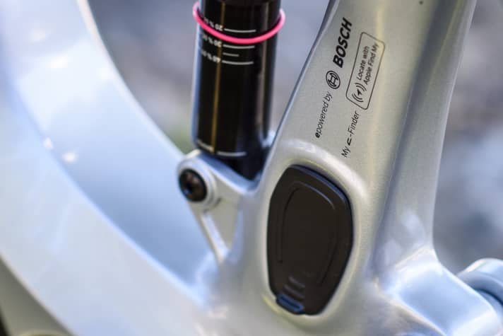 Im Rahmen steckt der C-Finder, ein Tracker auf Basis von Apples Air Tag.