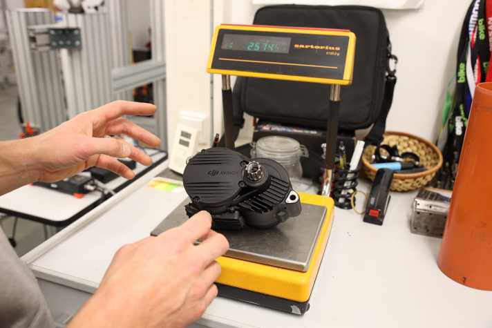 At less than 2.6 kilos, the DJI Avinox is the lightest power motor on the market.