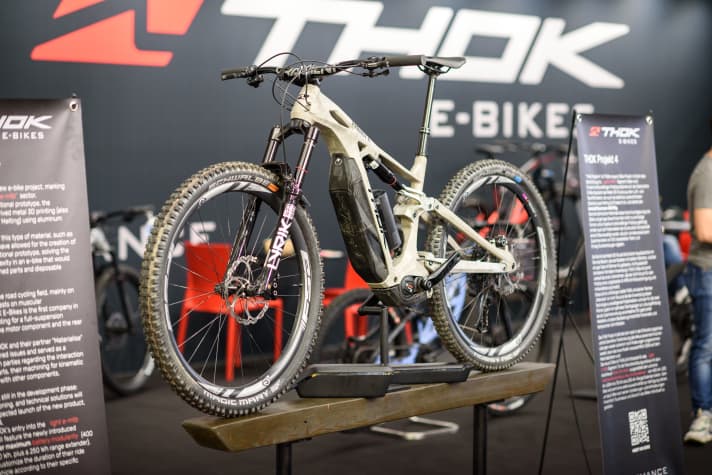 The prototype of the new Thok bike with Bosch SX drive was created from aluminium using a 3D printing process. The final bike will have a carbon frame and a fully or partially integrated battery as shown here.
