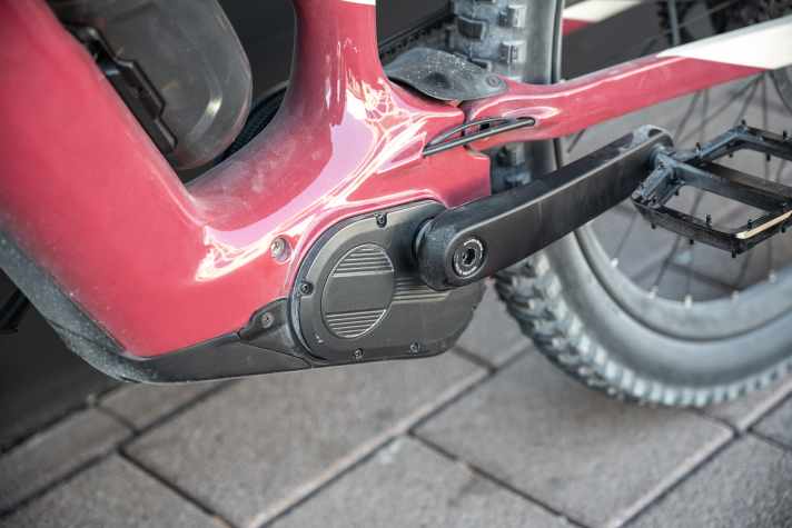 Gobao ist schon einen Schritt weiter: Der X1 P hat auch ein stufenlose eCVT Getriebe mit Mittelmotor und ist schon fast marktreif.
