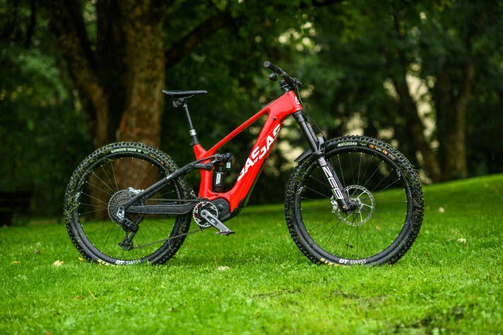 Gasgas ECC: 29 Zoll // 630 Wh // 170/160 mm // Das Bike im Bild entspricht nicht der Serienkonfiguration