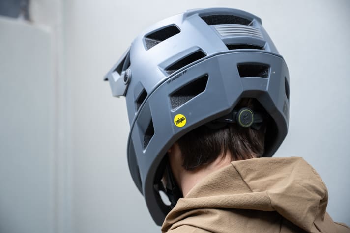 Das Rotationssystem Mips ist aus der Helmwelt nicht mehr wegzudenken. Auf dem BIKE-Prüfstand konnten wir die Schutzwirkung für das Gehirn klar belegen. <a href="https://www.bike-magazin.de/ausruestung/fahrradhelme/mips-helm-und-co-wie-funktionieren-rotationssysteme-im-fahrradhelm/" target="_blank" rel="noopener noreferrer">Hier gibt´s alle Details zu diesem Test.</a>