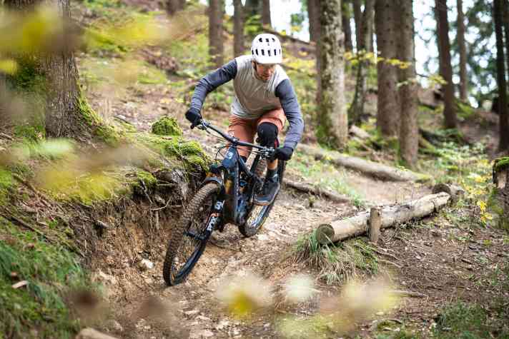 On the descent, the Shuttle LT strikes an ideal compromise between absorption capacity and liveliness.