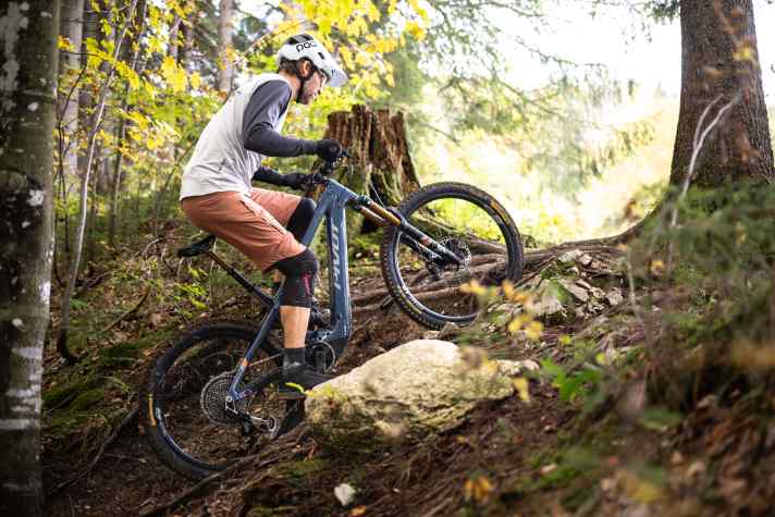 The Bosch CX Race motor with its powerful coasting should make the Shuttle LT a specialist for tough uphills.