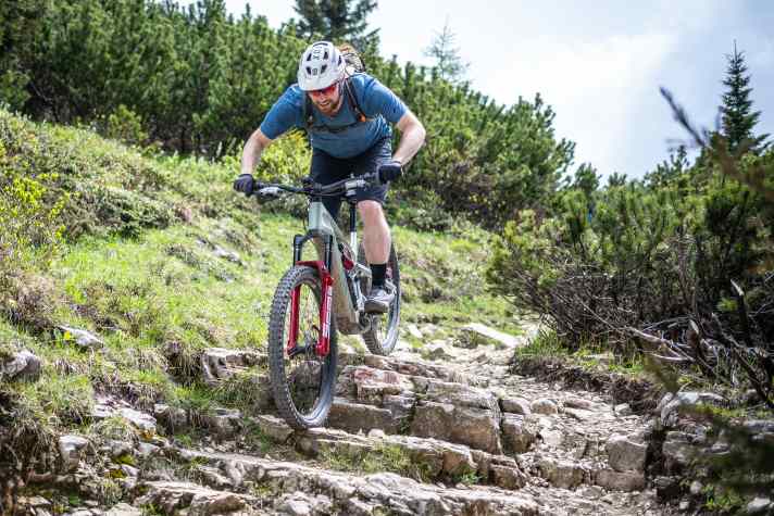 Rough terrain? Bring it on. The Vivid Coil can never get enough of nasty hits.