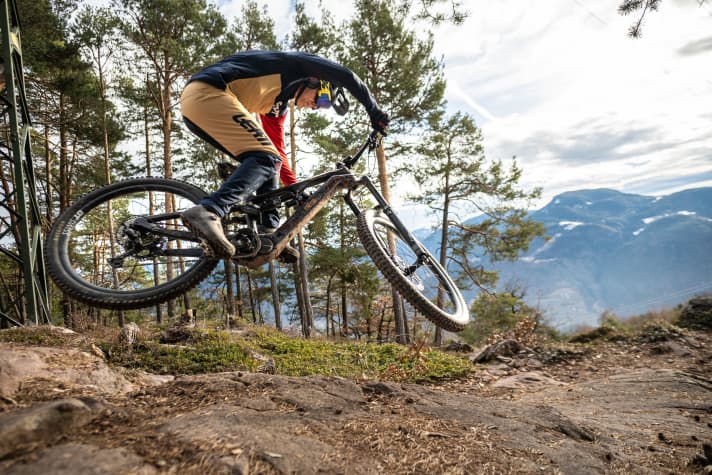Riding fun thanks to top handling and good weight downhill - with a built-in shuttle. The Rotwild R.G 375 fulfils this purpose quite ideally for tester Christian Schleker.