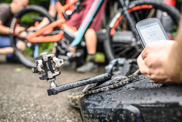 Garmin watt-measuring pedals guarantee that the rider input is the same for all bikes during the reach test. This guarantees standardised test conditions.