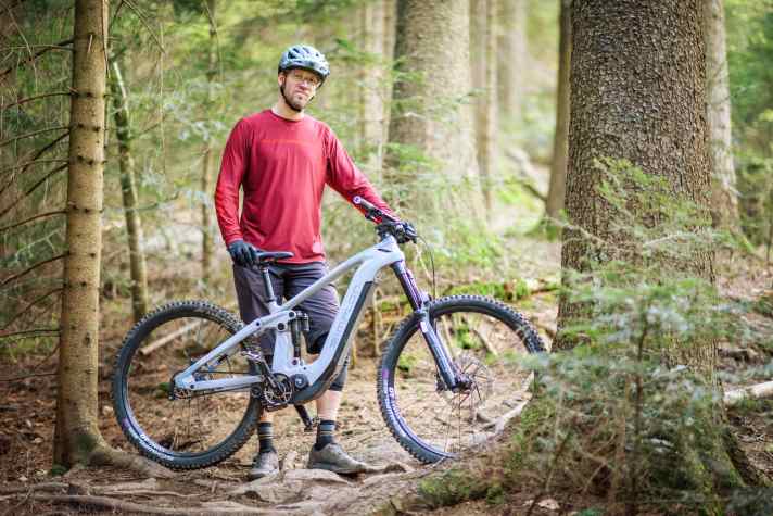 As senior test editor of EMTB Magazine, Florentin Vesenbeckh knows the current E-MTB drives inside out. He has already scrutinised most of the candidates in various laboratory and field tests. The e-bike expert has been waiting a long time for a production-ready motor and gearbox unit.