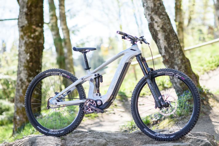 Simplon Rapcon Pmax Pinion // ab 8999 Euro // 720 oder 960 Wh // 170/165 oder 150 mm Federweg