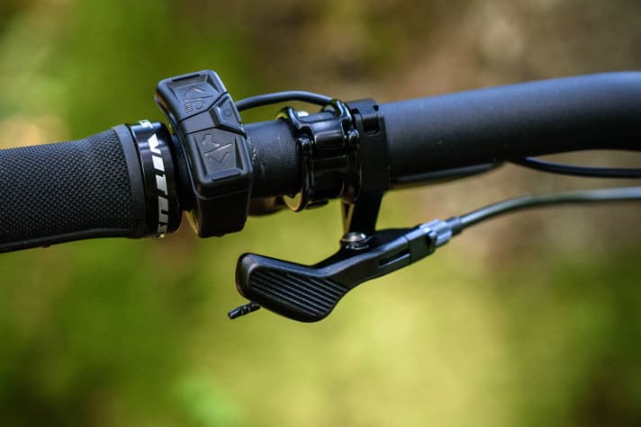 The Bafang remote is compact and unobtrusive. The push buttons could be a little more valuable and the feedback more defined.