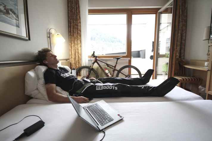 Bei all dem Streben nach dem perfekten Training sollten Mountainbiker die Regeneration nicht vergessen.