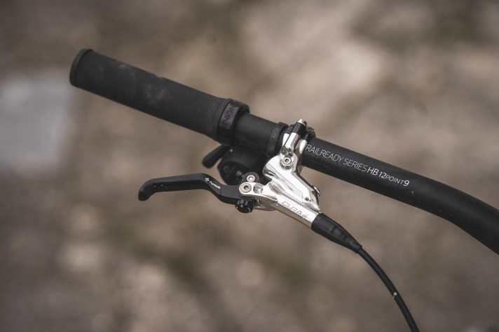 Wer’s auffälliger mag: Die Formula Cura 4 ist auch in Silber oder Gold erhältlich.