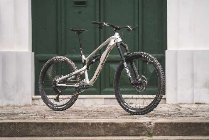 Unmistakably an Alutech: the new Pelmo is a seamless continuation of its predecessors, both visually and technically.