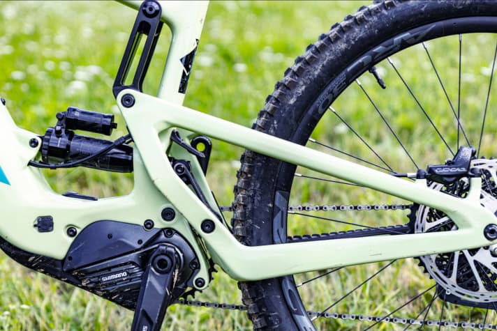The complex VPP rear triangle system is tried and tested at Santa Cruz.