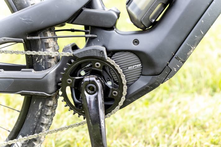 Although the Shimano EP8 is light, it has noticeably less peak power compared to the competition. In the meantime, the successor EP801 is already available, which is better in this respect.