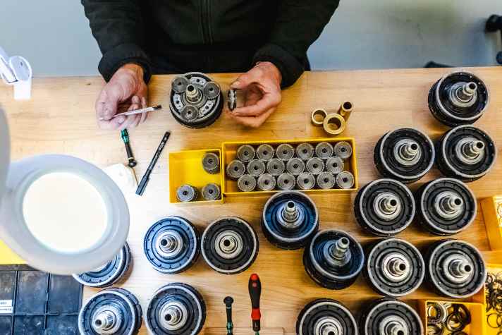 Ruhe, Ordnung und Sachverstand braucht man für den Zusammenbau einer jeden 3X3-Nabe.