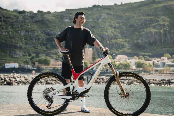 Before the race: Brendog with his Scott Ransom. He was still laughing.