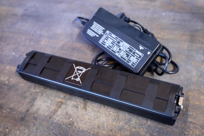 The new EnergyPak 800 from Giant with 800 watt hours is also found in the more expensive models of the new Stance E+. We have already tested the battery in detail <a href="https://www.bike-magazin.de/komponenten/akku-ladegeraet/neuer-giant-akku-800-wattstunden-upgrade-auch-fur-aeltere-bikes/" target="_blank" rel="noopener noreferrer">in the test</a>.