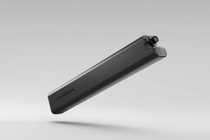 The 630 battery is said to weigh a slim 2.88 kilos.