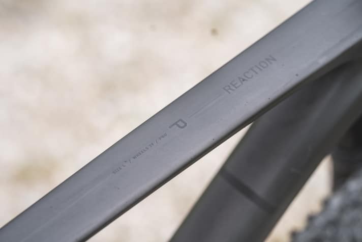 In the price range below 2000 euros, a lightweight carbon frame is by no means a matter of course. With Cube, carbon remains affordable.