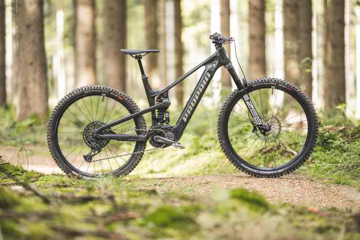Propain Sresh CF: Shimano EP801 // 626 Wh // 160/150 mm // 29 inch // 23.4 kg // 6935 euros.