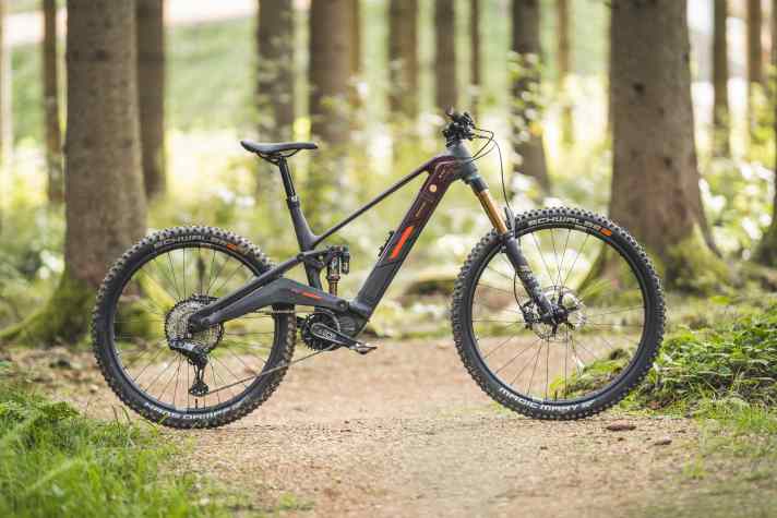 Rotwild R.EX Ultra: Shimano EP801 // 820 Wh // 160/150 mm // 29/27,5 Zoll // 21,6 kg // 11490 Euro.