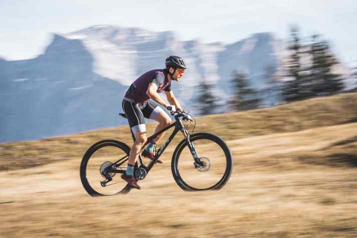 Even in sprint mode, the rear suspension remains smooth.