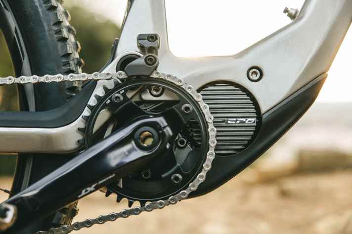 A light e-MTB with full power: Shimano's EP801 delivers a lot of thrust, yet the iLynx+ SL should remain well under 20 kilos.