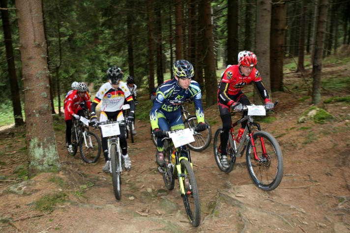 Sankt Engelmar 2006: Schon vor 17 Jahren fuhren angehende Cross Country-Profis beim BIKE Jugendcamp über dieselben Trails wie heute.