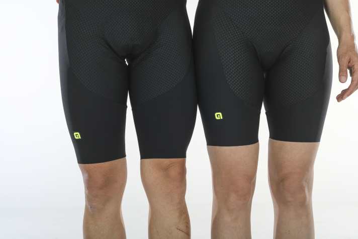The men's bib is cut slightly longer. The seamless leg cuffs on both versions are ultra-comfortable