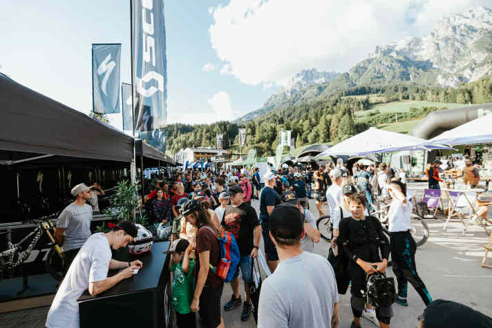 Autogramme sammeln, neue Trails checken, VPace Kids Cup racen und neue Bikes testen: drei Tage volles Programm beim BIKE Festival.